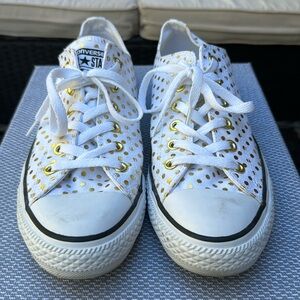 CONVERSE ALL STAR WHITE/GOLD SIZE(MENS 8) (WOMENS 10)